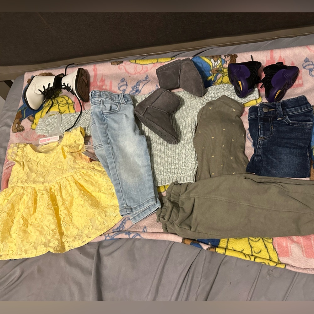9 Piece Toddler Girl Set (Worn)